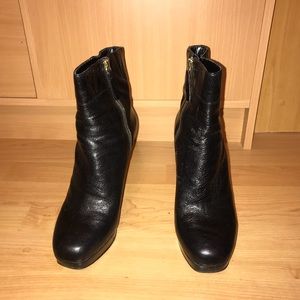 Nine West ankle boots with side zipper